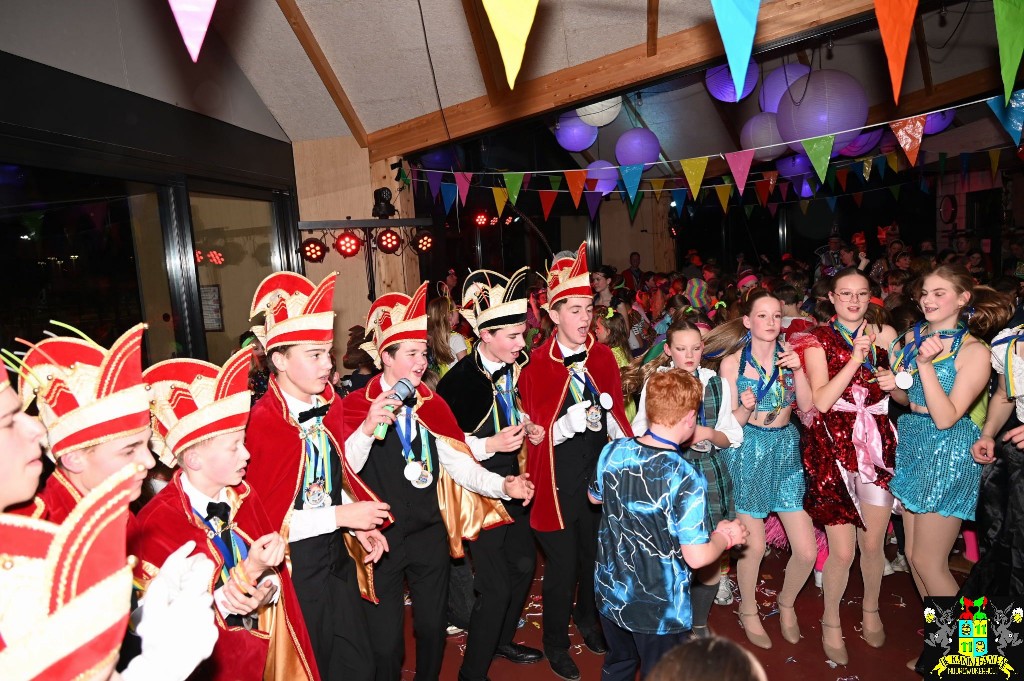 ../Images/Jeugddisco Glow in the Dark 092.jpg